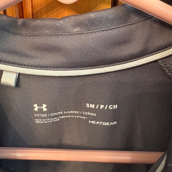 Under Armour Women's Golf Shirt Size Small - Picture 2 of 3